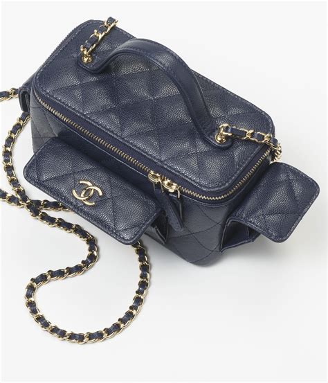 Chanel 22 mini handbag, Metallic calfskin & gold metal , light blue 